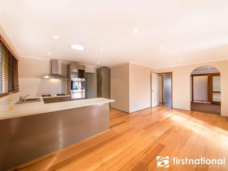 4 Hood Court, Berwick VIC 3806