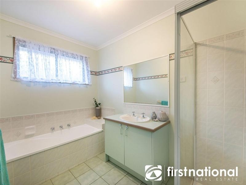 13 Insignia Crescent, Berwick VIC 3806