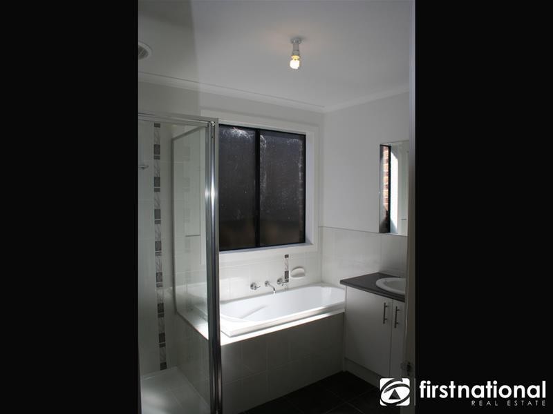 44 Lucerne Circuit, Pakenham VIC 3810