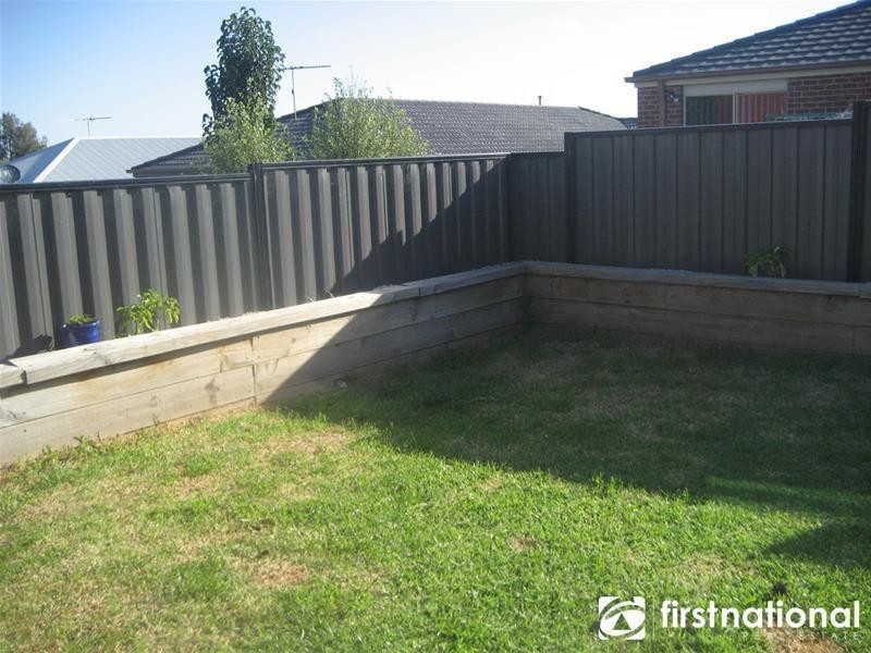 44 Lucerne Circuit, Pakenham VIC 3810