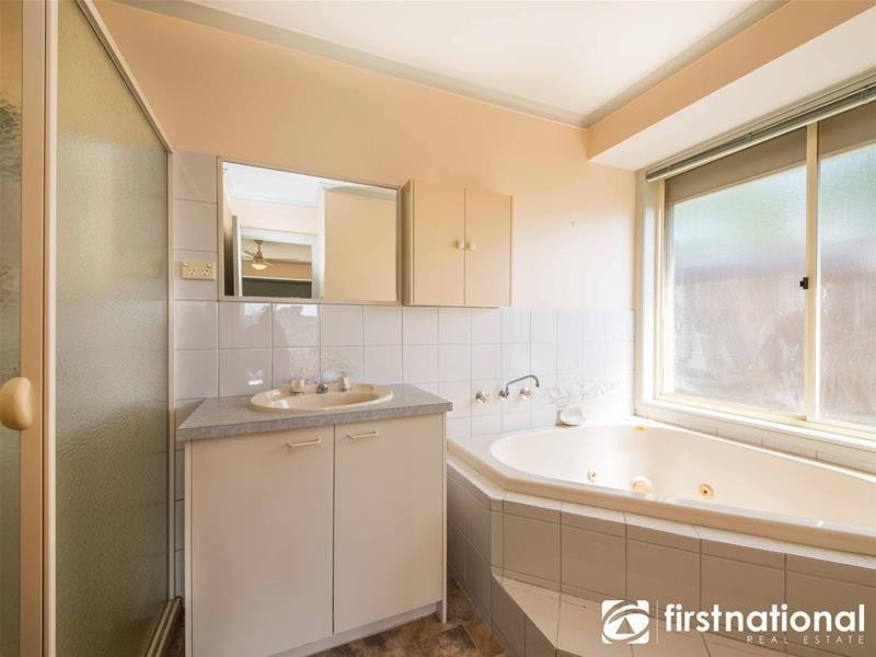 94 Justin Circuit, Hampton Park VIC 3976