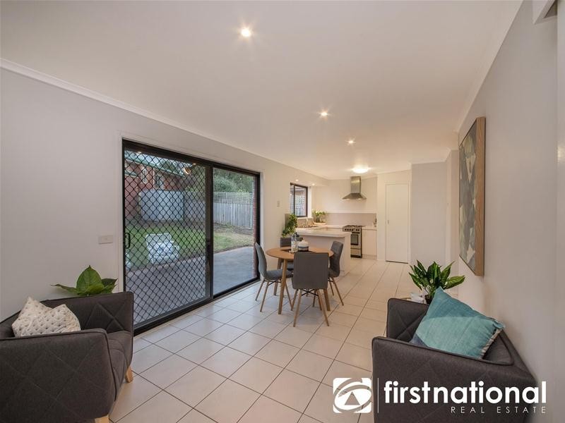 6 Taree Close, Pakenham VIC 3810