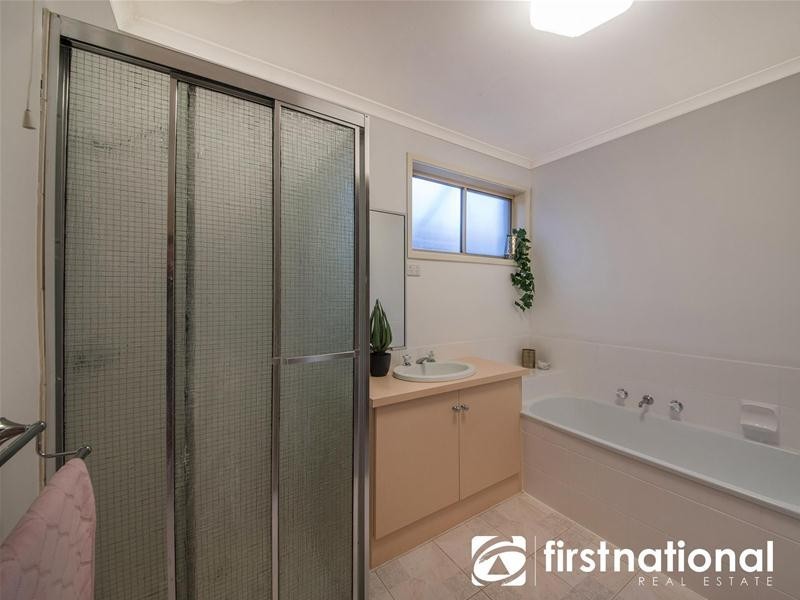 15 Murdoch Avenue, Narre Warren VIC 3805