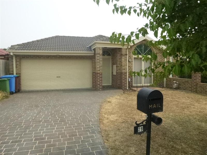 29 John Fisher Drive, Berwick VIC 3806