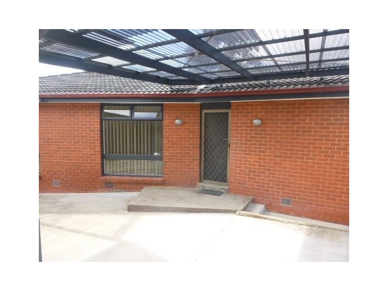 24 Westleigh Crescent, Narre Warren VIC 3805