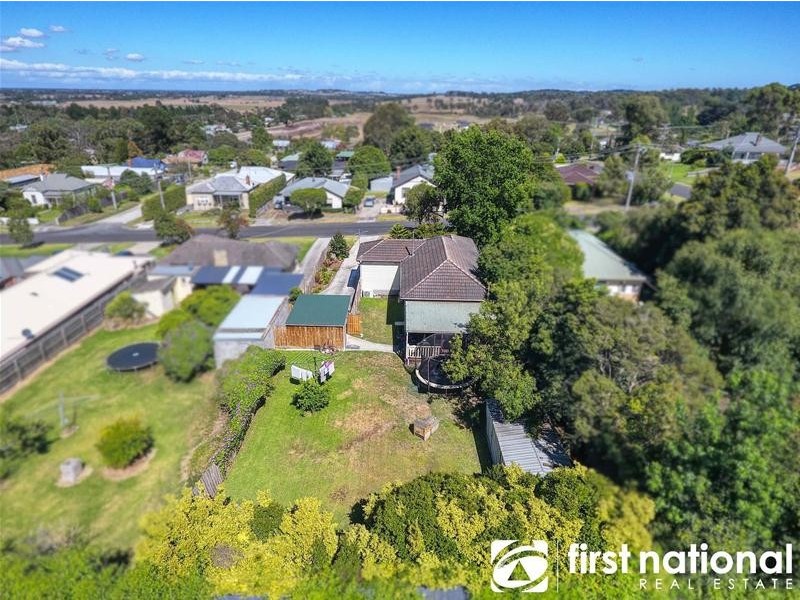 16 Pearson Street, Bunyip VIC 3815