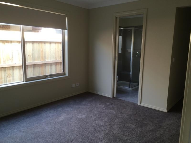 15 Cerise Street, Officer VIC 3809