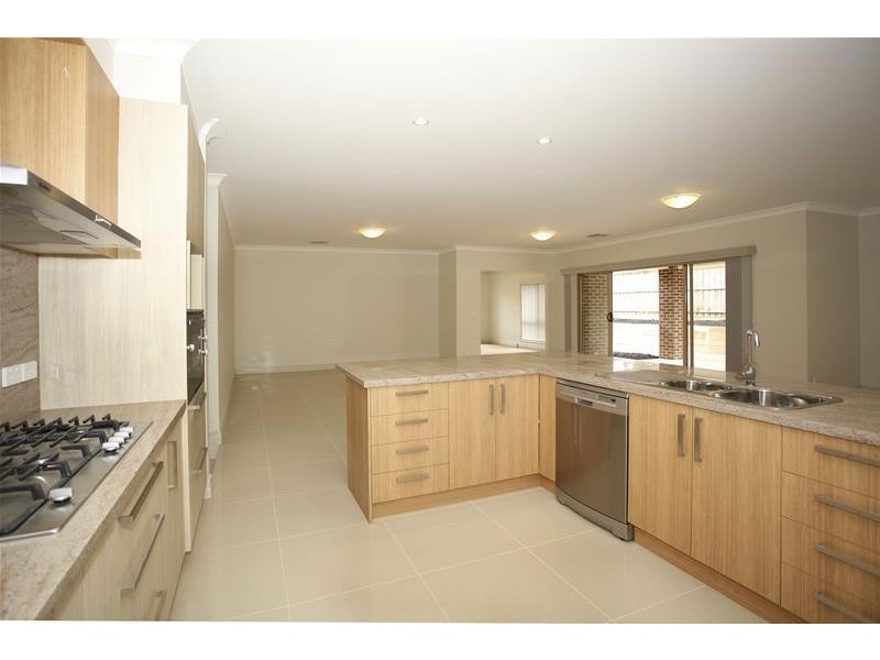 17 Avenview Drive, Narre Warren North VIC 3804