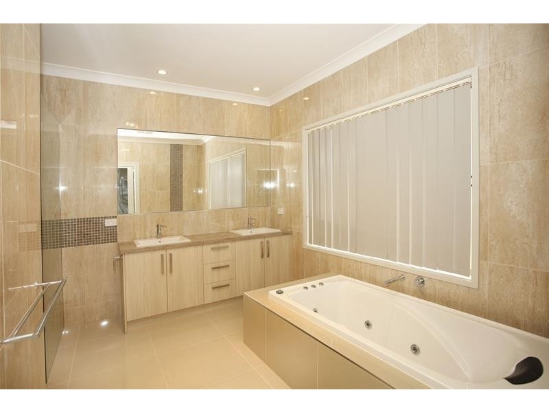 17 Avenview Drive, Narre Warren North VIC 3804