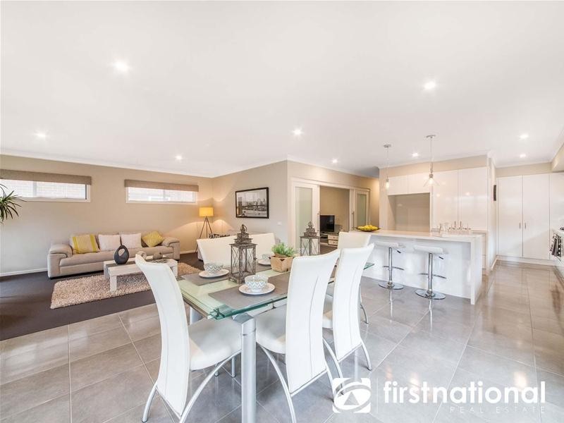 3 Clovelly Way, Officer VIC 3809