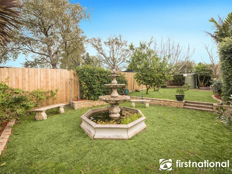2 Poorinda Rise, Narre Warren VIC 3805