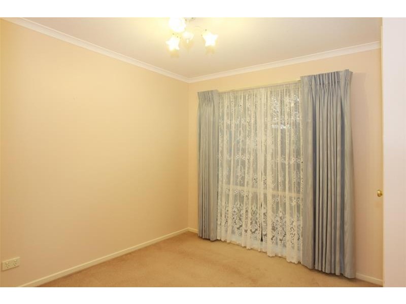 8 Emma Court, Berwick VIC 3806