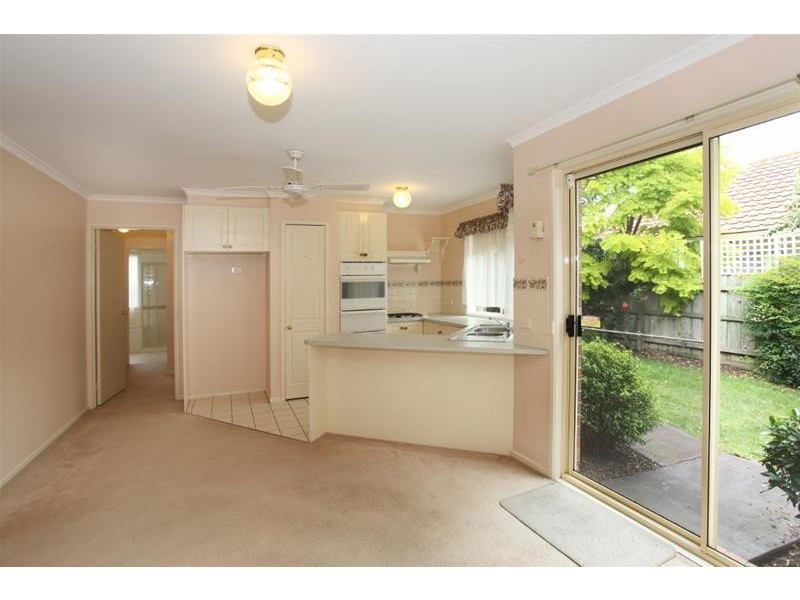 8 Emma Court, Berwick VIC 3806