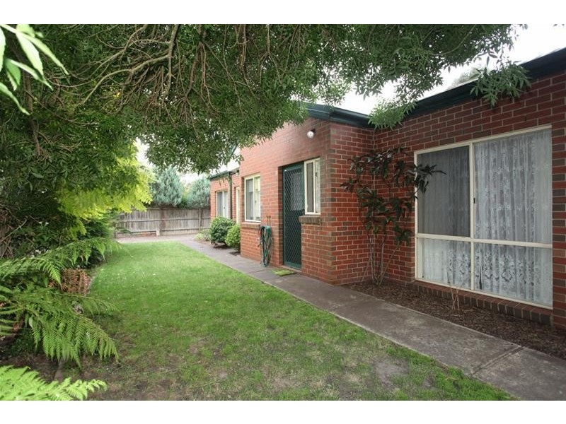 8 Emma Court, Berwick VIC 3806