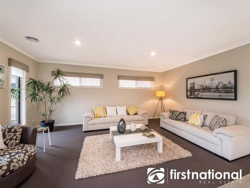 3 Clovelly Way, Officer VIC 3809
