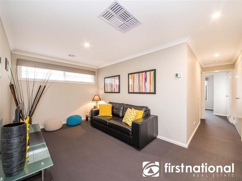 3 Clovelly Way, Officer VIC 3809