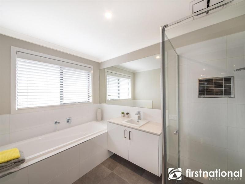 3 Clovelly Way, Officer VIC 3809