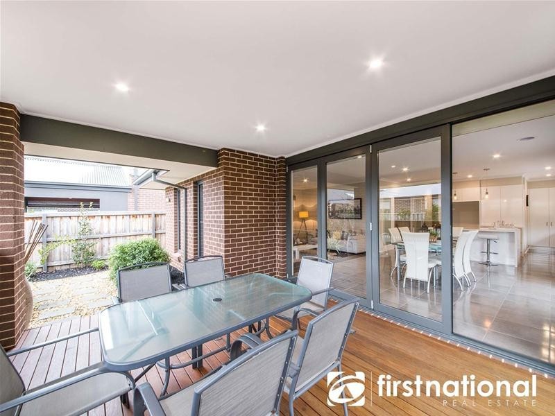 3 Clovelly Way, Officer VIC 3809