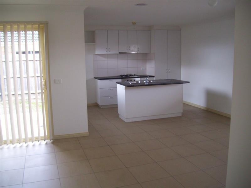 4/11-13 Palmer Drive, Narre Warren VIC 3805