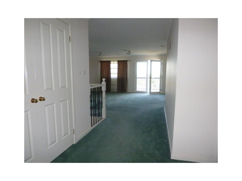 49 John Edgcumbe Way, Endeavour Hills VIC 3802