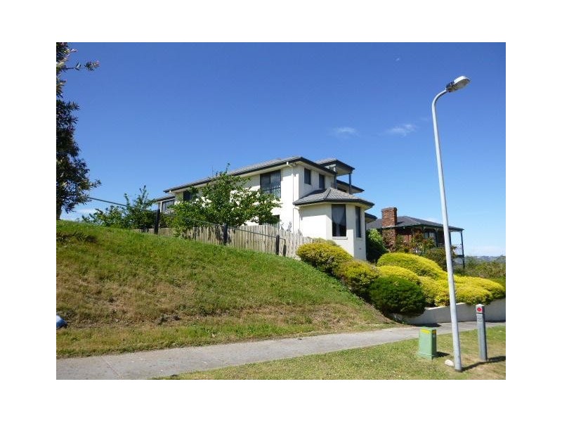 49 John Edgcumbe Way, Endeavour Hills VIC 3802