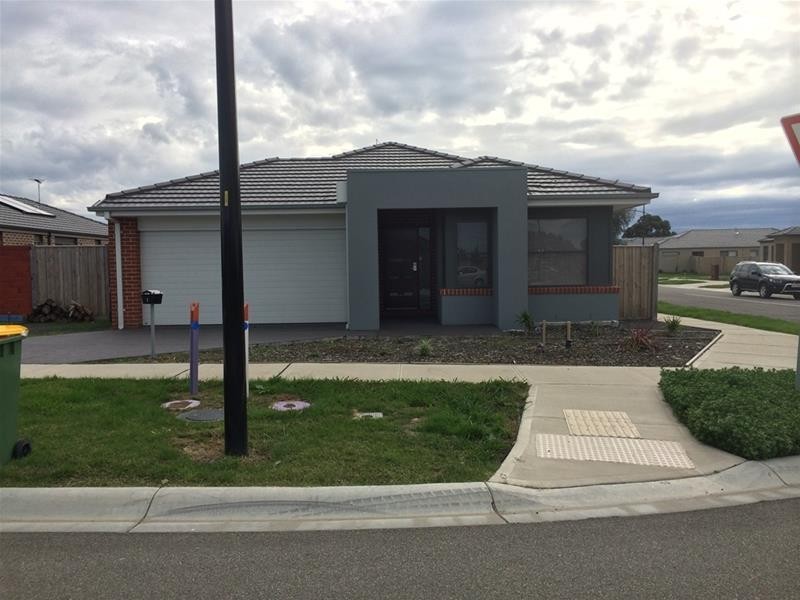 1 Heathfield Lane, Officer VIC 3809