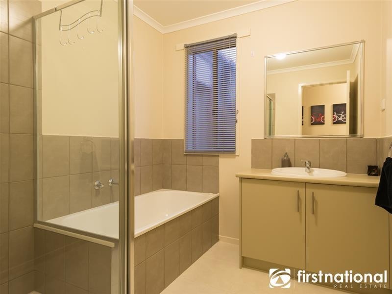 2/23 Oak Avenue, Longwarry VIC 3816