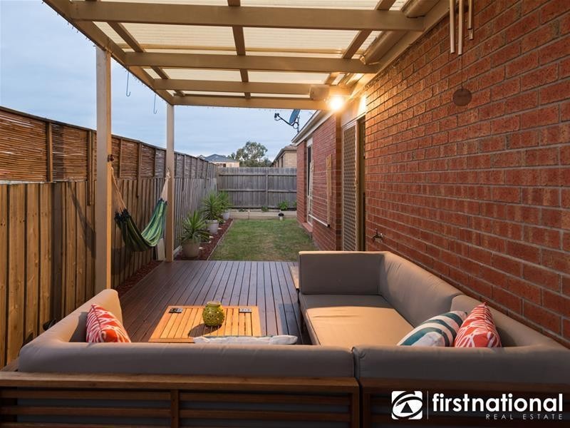 2/23 Oak Avenue, Longwarry VIC 3816