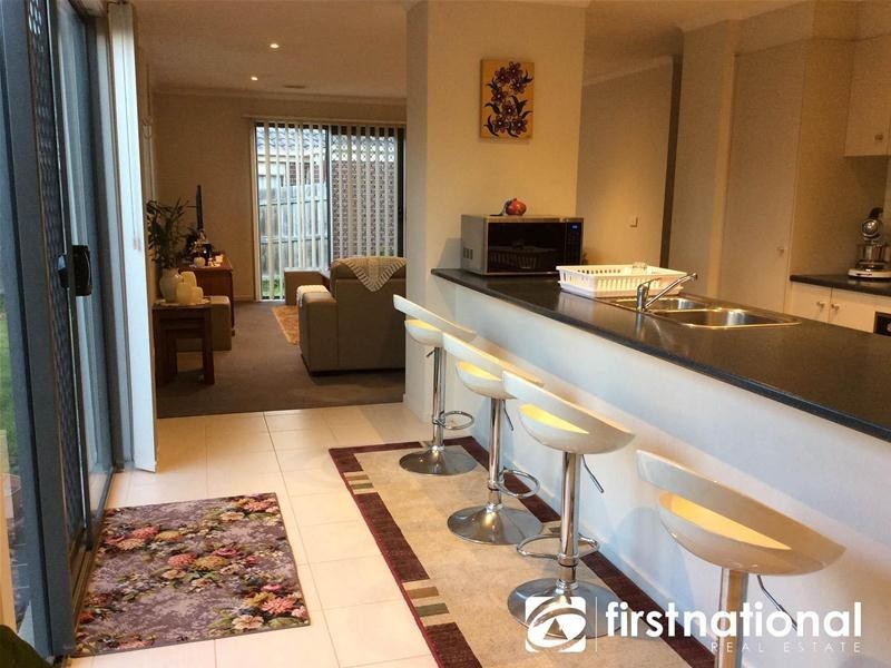 11 Hollington Way, Berwick VIC 3806