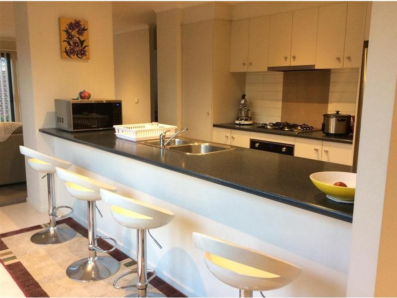 11 Hollington Way, Berwick VIC 3806