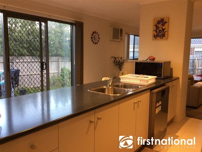 11 Hollington Way, Berwick VIC 3806