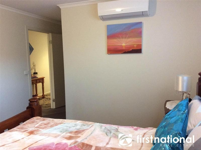 11 Hollington Way, Berwick VIC 3806