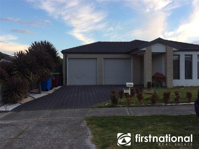 11 Hollington Way, Berwick VIC 3806