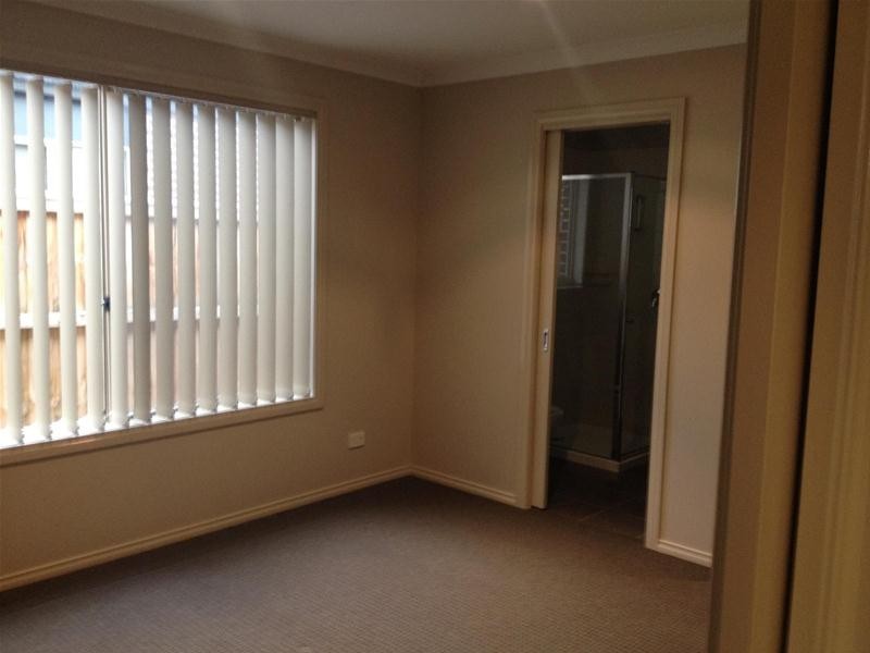 18 Blackledge Drive, Cranbourne East VIC 3977