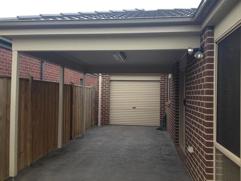 18 Blackledge Drive, Cranbourne East VIC 3977