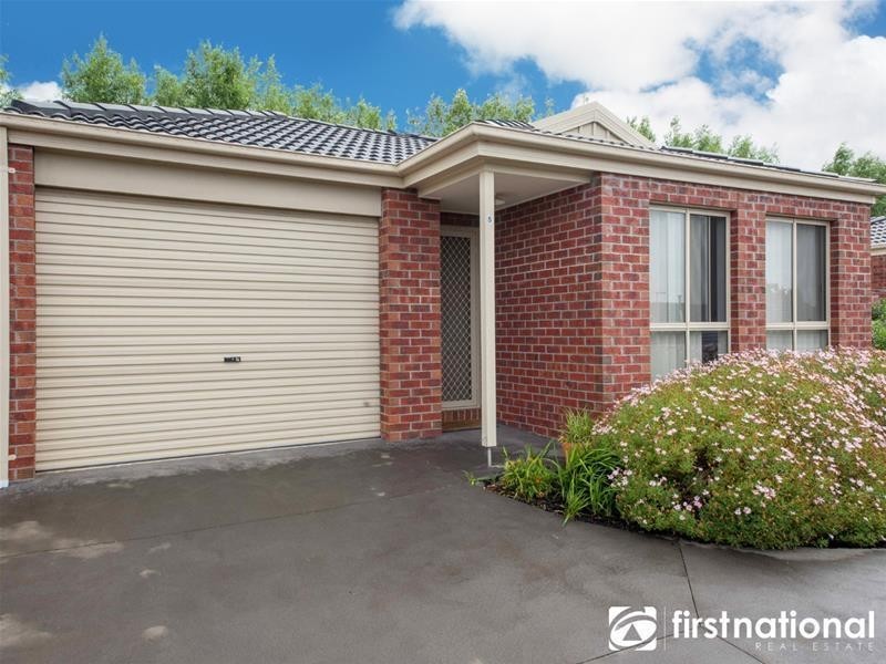 5/8 Mcclenaghan Place, Pakenham VIC 3810
