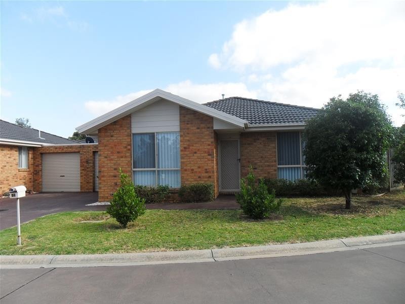 34 Warren Close, Narre Warren VIC 3805