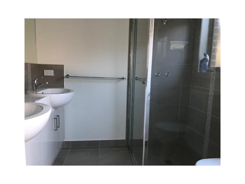 17 Cherrington Avenue, Officer VIC 3809