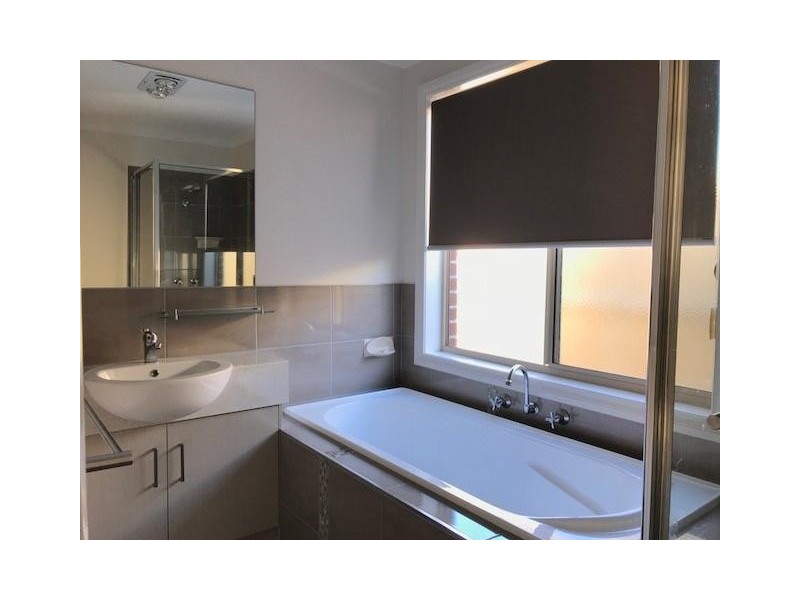 17 Cherrington Avenue, Officer VIC 3809