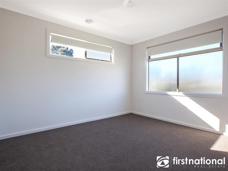 53 No.30/23 Atlantic Drive, Pakenham VIC 3810