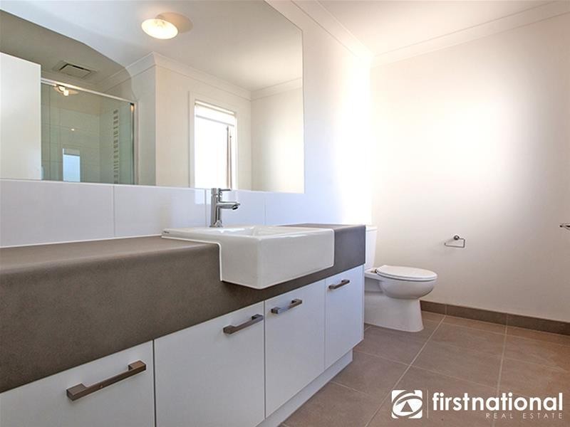 53 No.30/23 Atlantic Drive, Pakenham VIC 3810