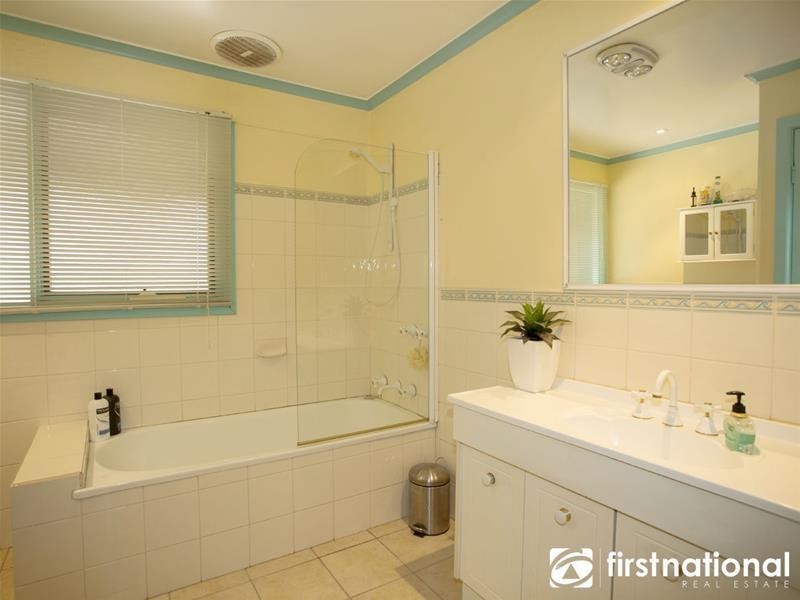 11 St James  Court, Narre Warren VIC 3805