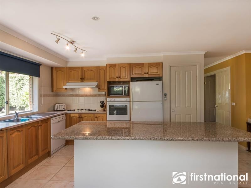 13 Mayfair Crescent, Narre Warren VIC 3805