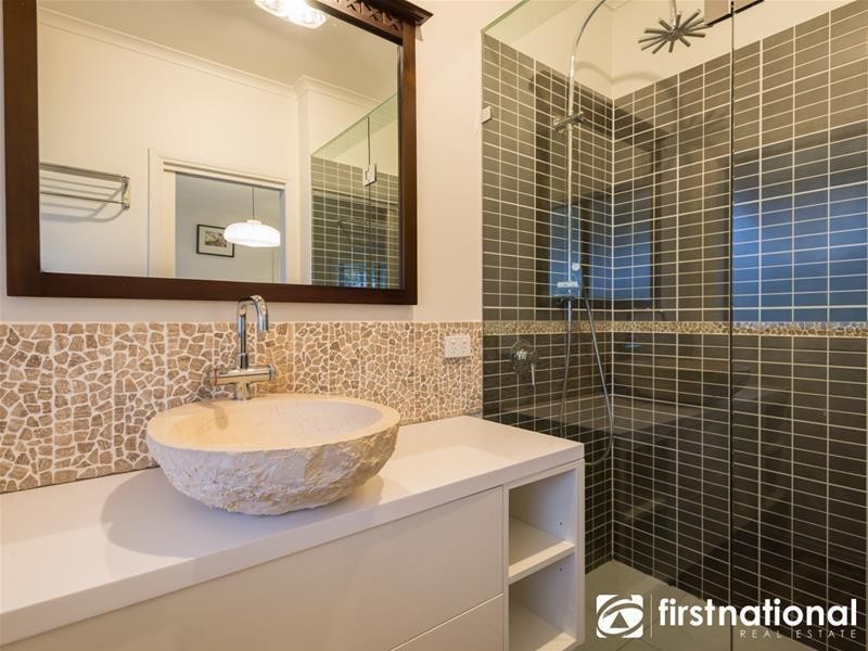 230 Old Sale Road, Garfield North VIC 3814