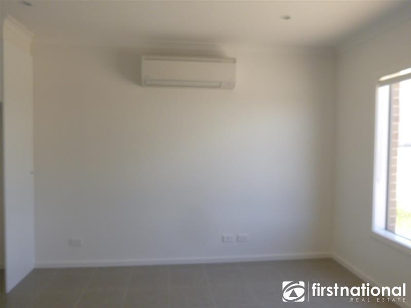74 No.9 Atlantic Drive, Pakenham VIC 3810