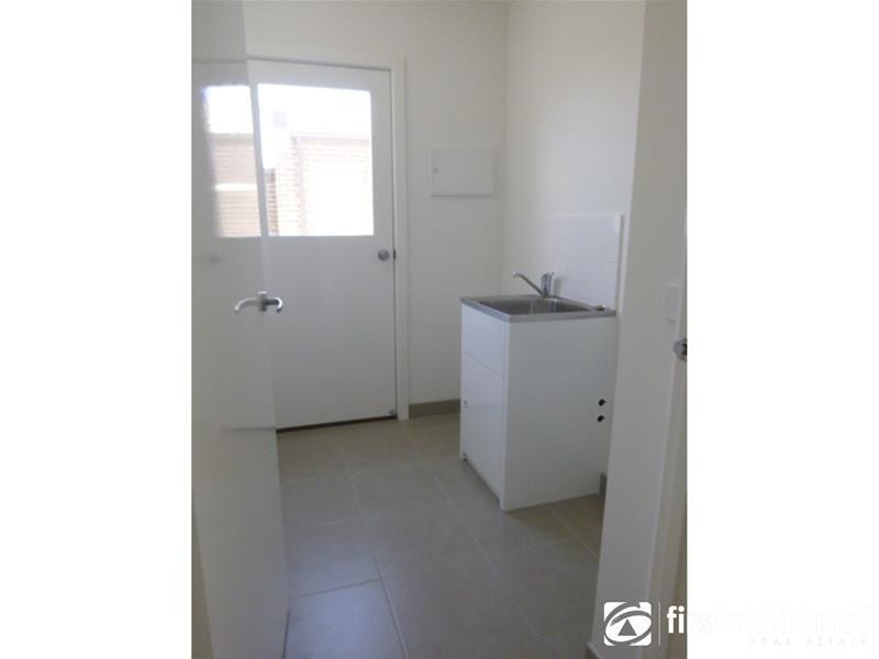 74 No.9 Atlantic Drive, Pakenham VIC 3810