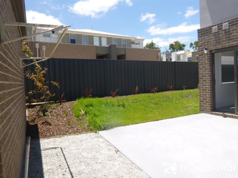 74 No.9 Atlantic Drive, Pakenham VIC 3810
