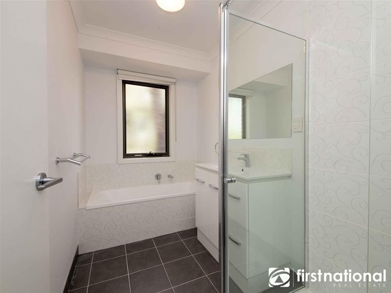 11 Sweet Gum Avenue, Narre Warren VIC 3805