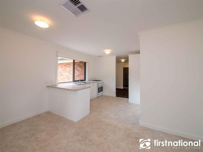 11 Sweet Gum Avenue, Narre Warren VIC 3805