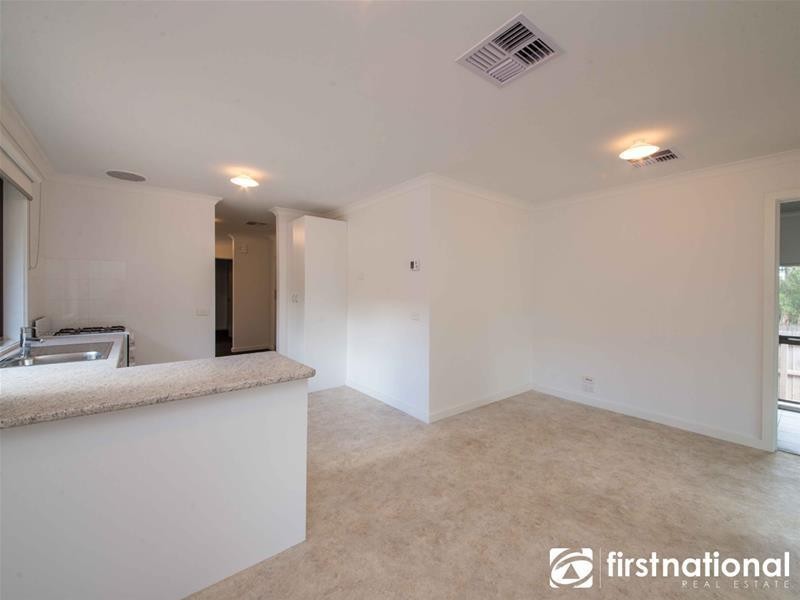 11 Sweet Gum Avenue, Narre Warren VIC 3805